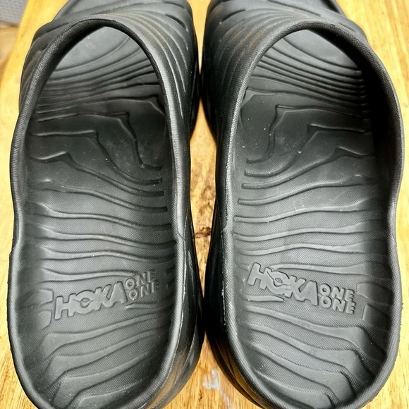 Hoka One Sandles / Flip Flops, men’s size 9.   Awesome with low use. - Picture 2 of 6